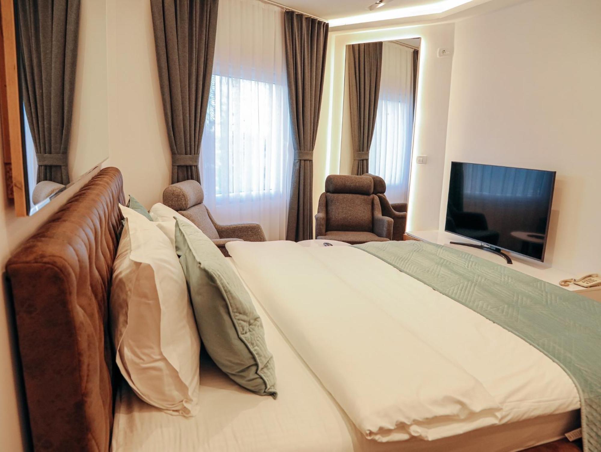 פריזאי Hotel Europa 92 מראה חיצוני תמונה