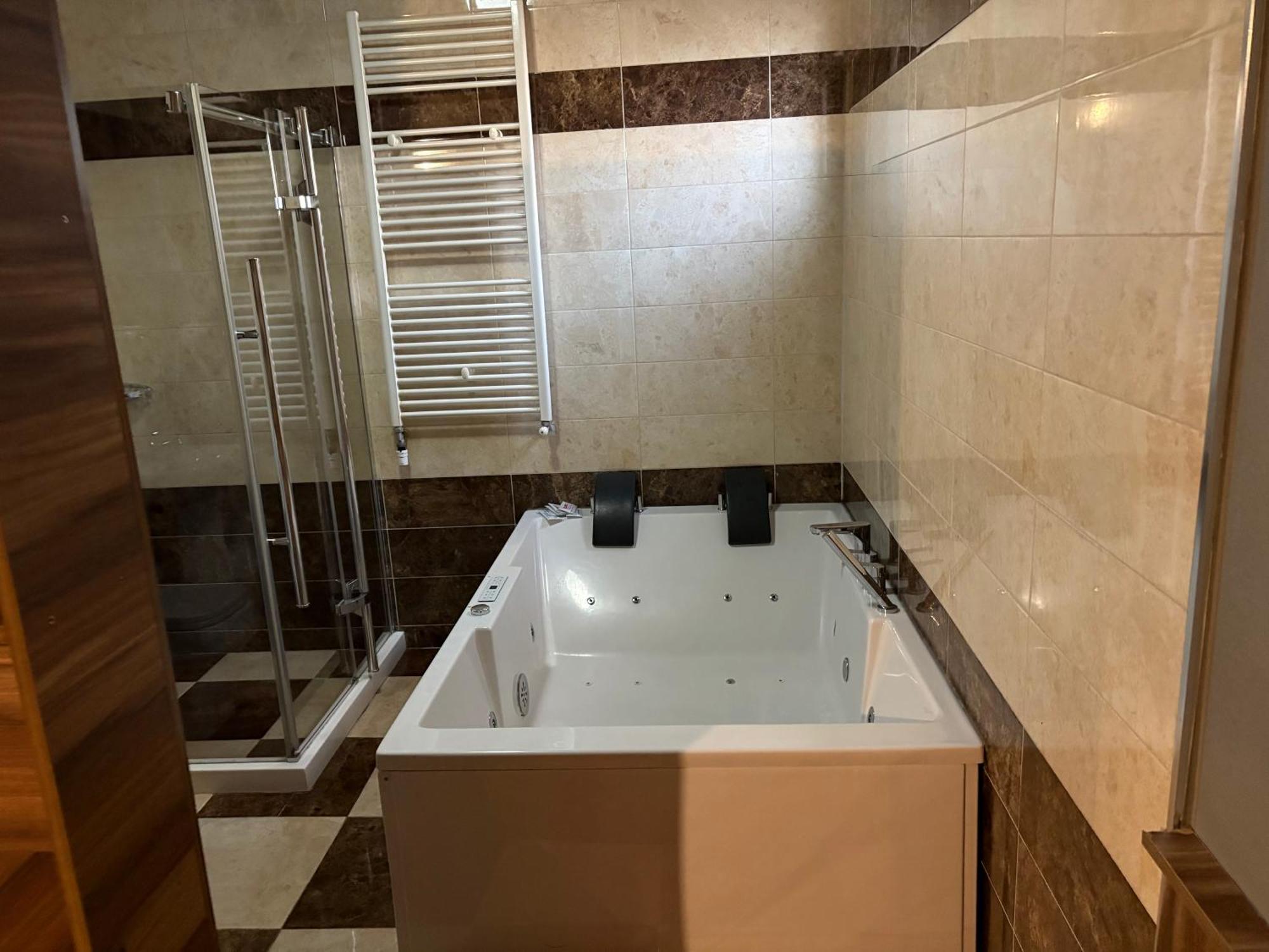 פריזאי Hotel Europa 92 מראה חיצוני תמונה